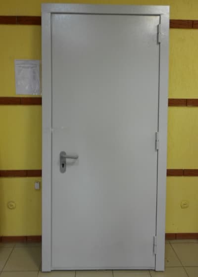 Одностворчатая огнеупорная дверь с НЦ-окрасом Одностворчатая огнеупорная дверь с НЦ-окрасом