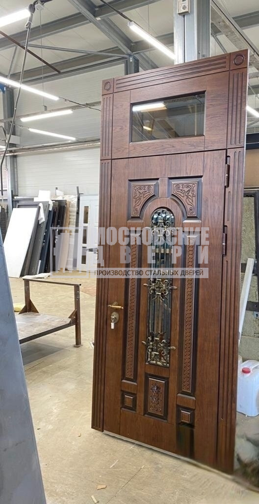 Дверь мдф со стеклом и ковкой с фрамугой Дверь мдф со стеклом и ковкой с фрамугой